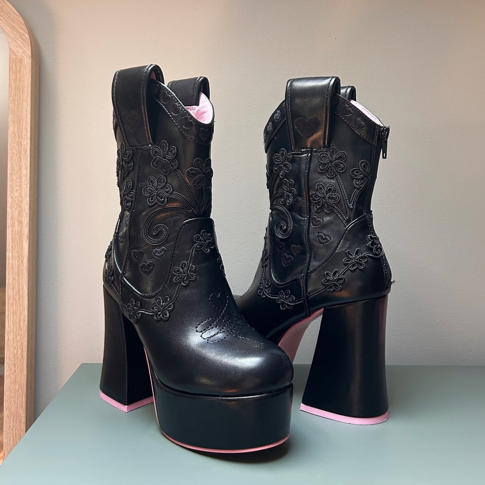 FOLLOW THE SUNSET COWBOY BOOTS